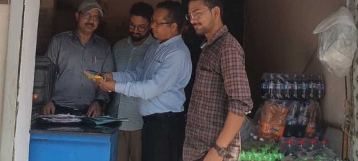 सरकारी सस्ते गल्ले राशन की दुकानों पर जिला प्रशासन की रेड