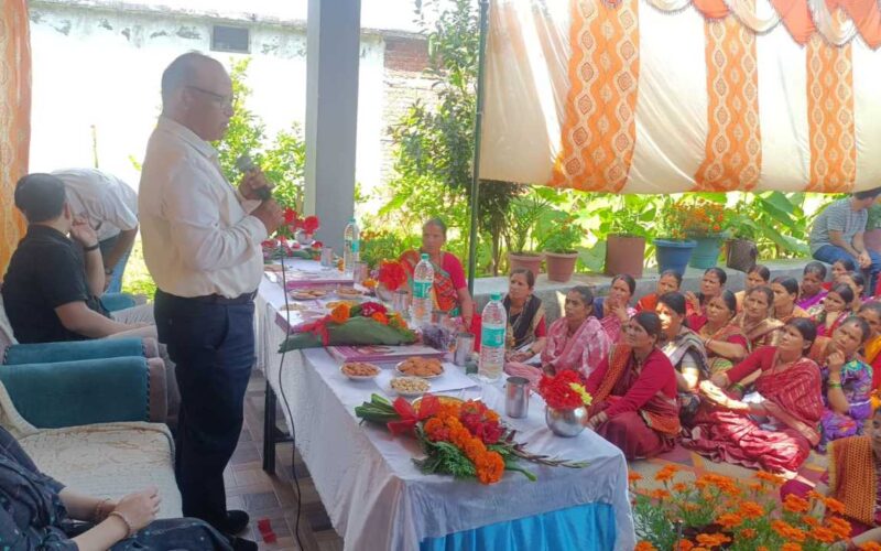 बागेश्वर में आत्मनिर्भरता की नई उड़ान – महिलाओं ने शुरू किया ए–4 शीट निर्माण
