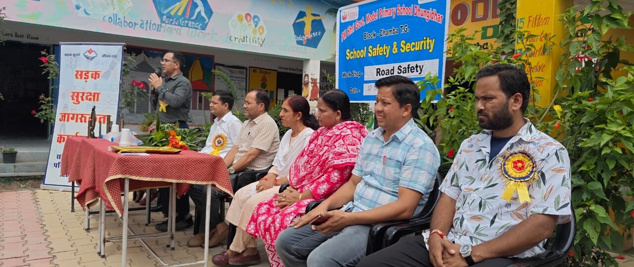 जनपद टिहरी गढ़वाल में सड़क सुरक्षा जागरूकता कार्यक्रम आयोजित