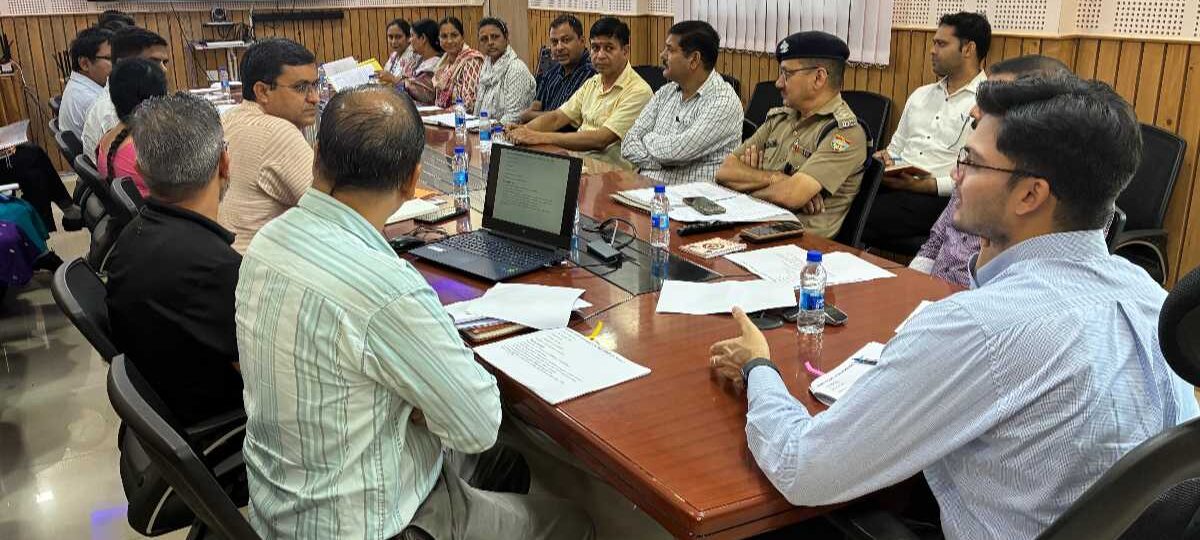रुद्रप्रयाग : जिलाधिकारी ने बाल विवाह रोकथाम व बेटी बचाओ बेटी पढ़ाओ कार्यक्रमों की समीक्षा की