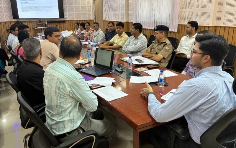 रुद्रप्रयाग : जिलाधिकारी ने बाल विवाह रोकथाम व बेटी बचाओ बेटी पढ़ाओ कार्यक्रमों की समीक्षा की