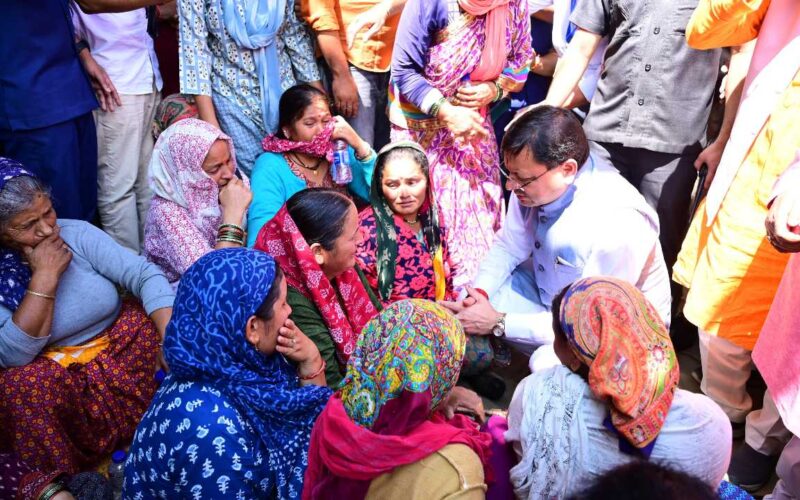 मुख्यमंत्री ने चमोली जिले के आपदा प्रभावित क्षेत्रों का किया निरीक्षण