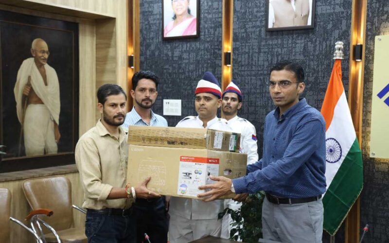 जिलाधिकारी  सविन बंसल की  पहल, स्वान के कॉप्स होंगे आधुनिक