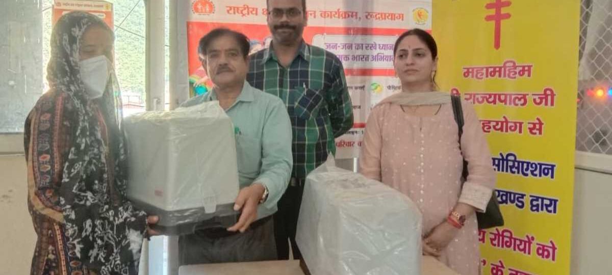 10 टीबी मरीजों को बांटा पोषाहार, 02 को दी सिलाई मशीन