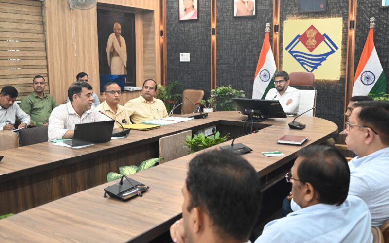 देहरादून में जिला टीबी फोरम की बैठक, अधिक निक्षय मित्र बनाकर टीबी मुक्त करने पर जोर