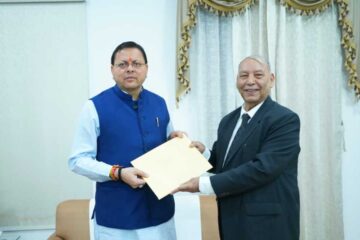 एकल सदस्यीय जांच आयोग ने मुख्यमंत्री धामी से भेंट कर अंतरिम रिपोर्ट प्रस्तुत की