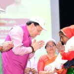 CM धामी ने अंतरराष्ट्रीय वृद्धजन दिवस के अवसर पर राज्य स्तरीय कार्यक्रम में प्रतिभाग किया