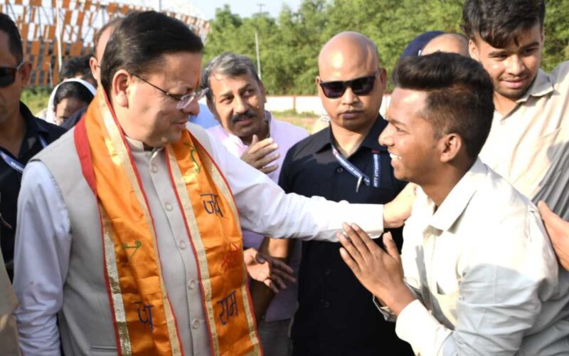 मुख्यमंत्री धामी ने सर्किट हाउस, हल्द्वानी में जनता से मुलाकात कर सुनी जनसमस्याएं