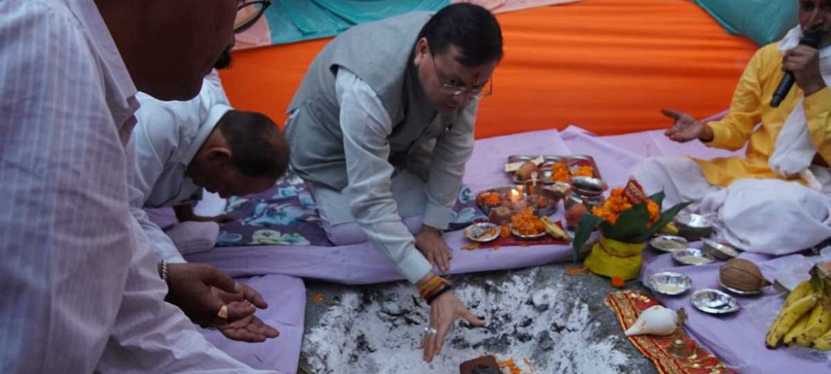 मुख्यमंत्री धामी ने अमोड़ी में ₹1.60 करोड़ की लागत से “वे साइड एमिनिटी” का किया शिलान्यास/भूमि पूजन