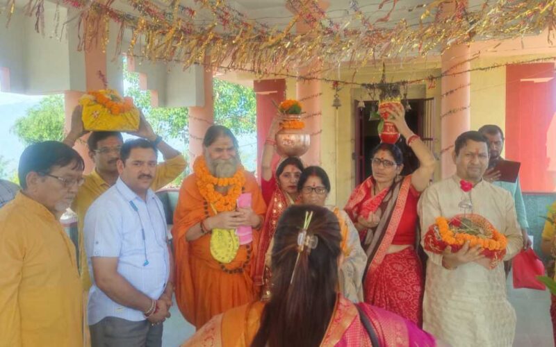 टिहरी में श्रीमद् देवी भागवत कथा का भव्य शुभारंभ