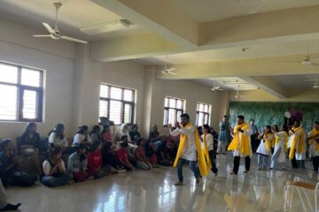 थिएटर विभाग द्वारा सूचना का अधिकार अधिनियम पर नुक्कड़ नाटक का आयोजन
