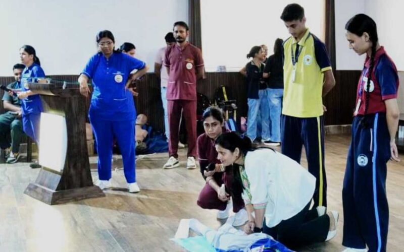 एम्स ऋषिकेश में ट्रॉमा रथ के साथ विश्व आघात सप्ताह का आगाज़