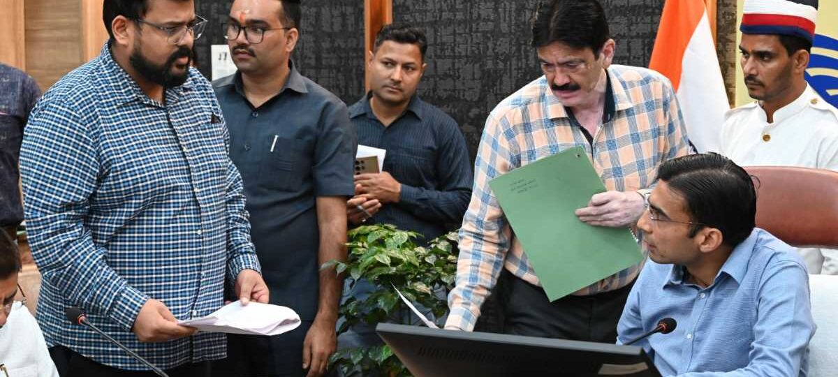 सीमांत क्षेत्र कथियान के 15 गांवों की नेटवर्क समस्या जल्द होगी दूर, डीएम के निर्देश, मोबाइल टावर लगाने की कवायद शुरू