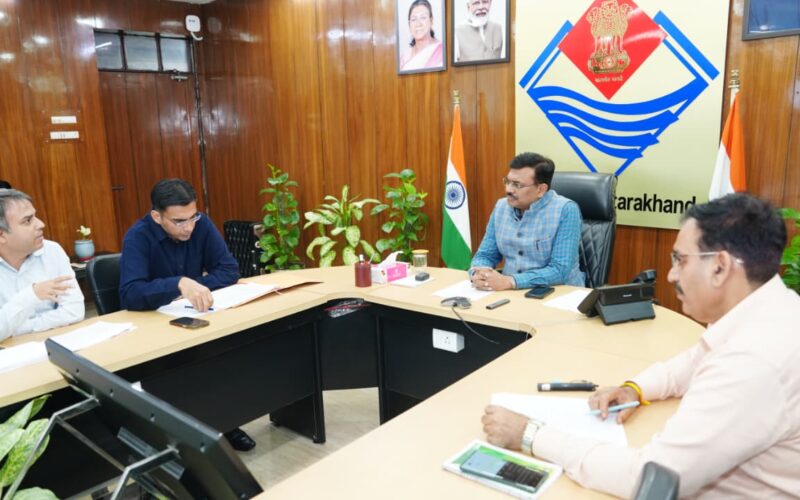 इंदिरा मार्केट व आढ़त बाजार के कार्यों में लायी जाए तेजीः मुख्य सचिव