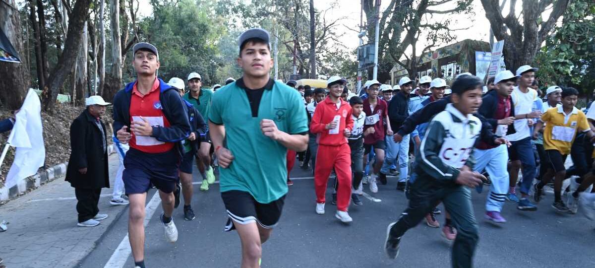 “ग्रीन दून – क्लीन दून” विषय पर विशाल दौड़ एवं स्लोगन प्रतियोगिता का आयोजन