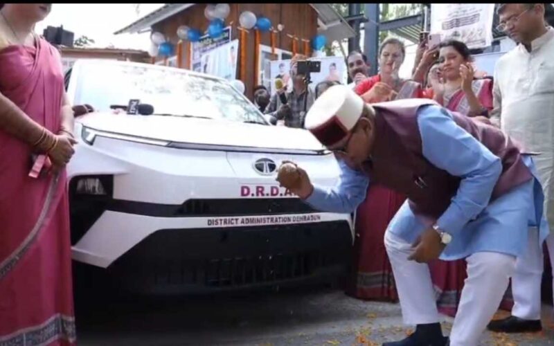 प्रथमबार महिला स्वंय सहायता समूह से पार्किंग संचालन; महिला सशक्तीकरण बनाने की ओर एक अभिनव प्रयास