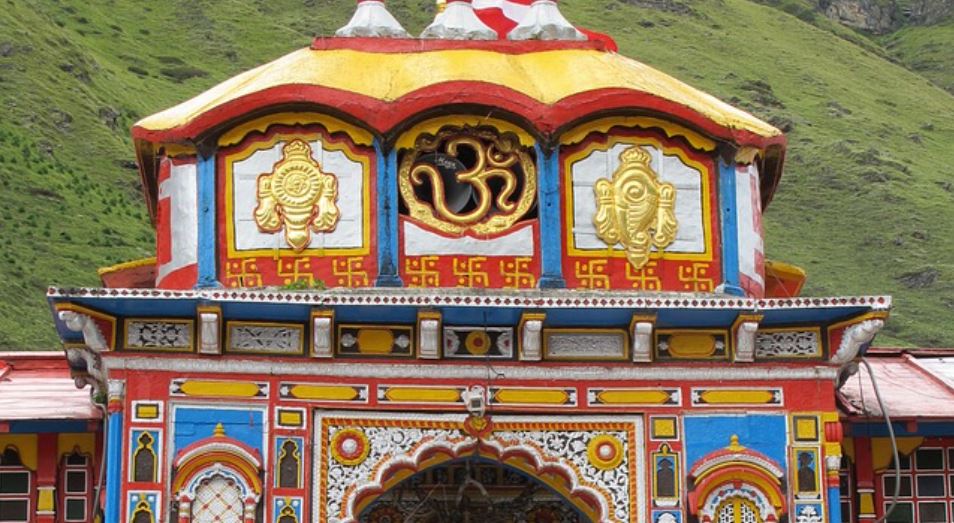 बद्रीनाथ में भी श्रद्धालुओं की संख्या का बना रिकॉर्ड