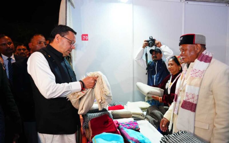 आदि गौरव महोत्सव में पहुंचे मुख्यमंत्री धामी, भगवान बिरसा मुंडा को दी श्रद्धांजलि