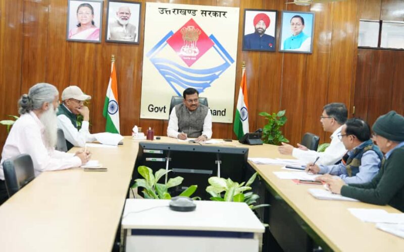 मुख्यमंत्री घोषणाओं की प्रोएक्टिव निगरानी करें अधिकारी- मुख्य सचिव