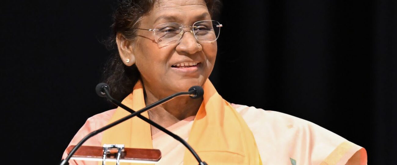 राष्ट्रपति ने राष्ट्रपति निकेतन में फुट ओवर ब्रिज और घुड़सवारी क्षेत्र का किया लोकार्पण