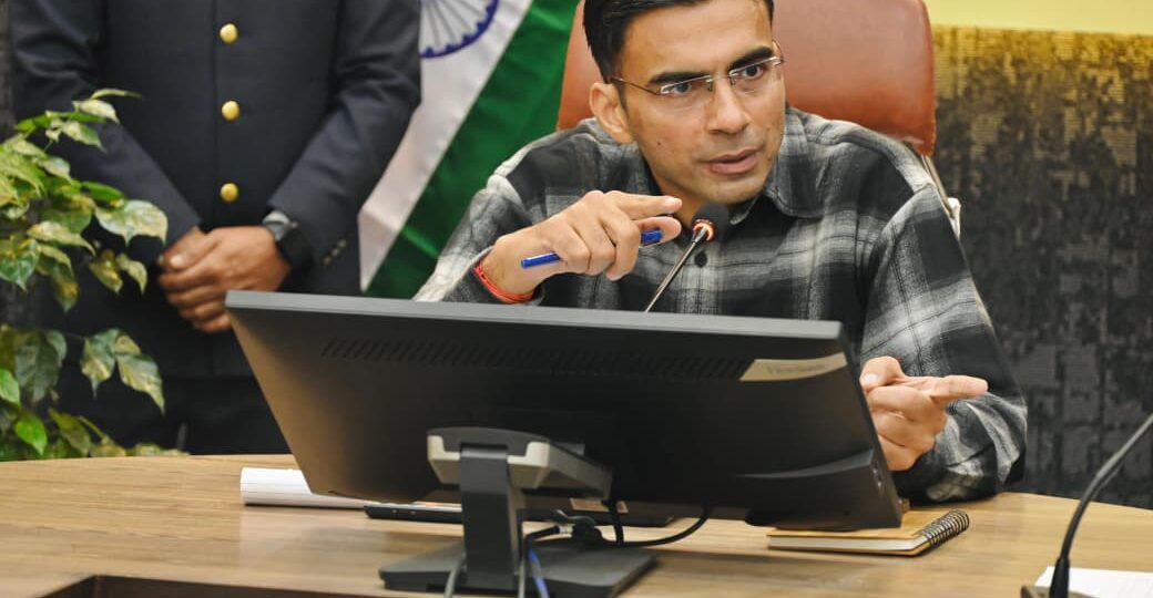 देहरादून: जिले के बड़े बकायदारों की गर्दन तक पंहुचे जिला प्रशासन के हाथ, 3 सम्पति कुर्क, जारी रहेगा एक्शन