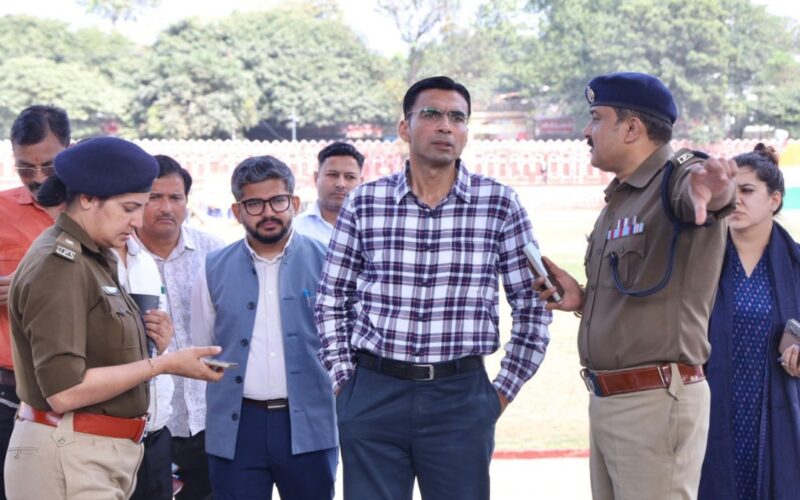 रजत जयंती समारोह की तैयारियों का जिलाधिकारी एवं वरिष्ठ पुलिस अधीक्षक ने किया निरीक्षण