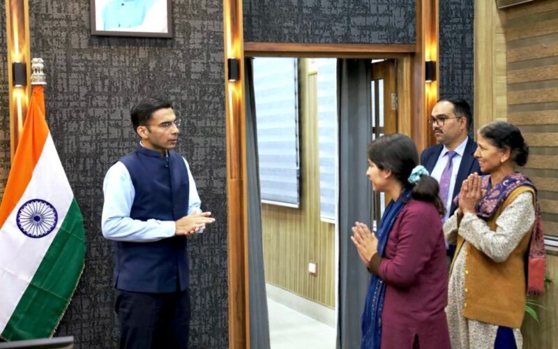 जिला प्रशासन की पहल: होनहार इंजीनियर बेटी प्रियंका कुकरेती को रोजगार और उच्च शिक्षा का अवसर