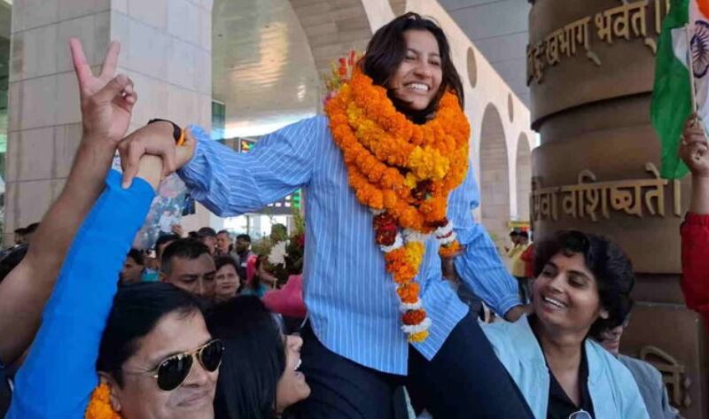 देहरादून में भारतीय टीम की स्टार प्लेयर स्नेह राणा का जोरदार स्वागत