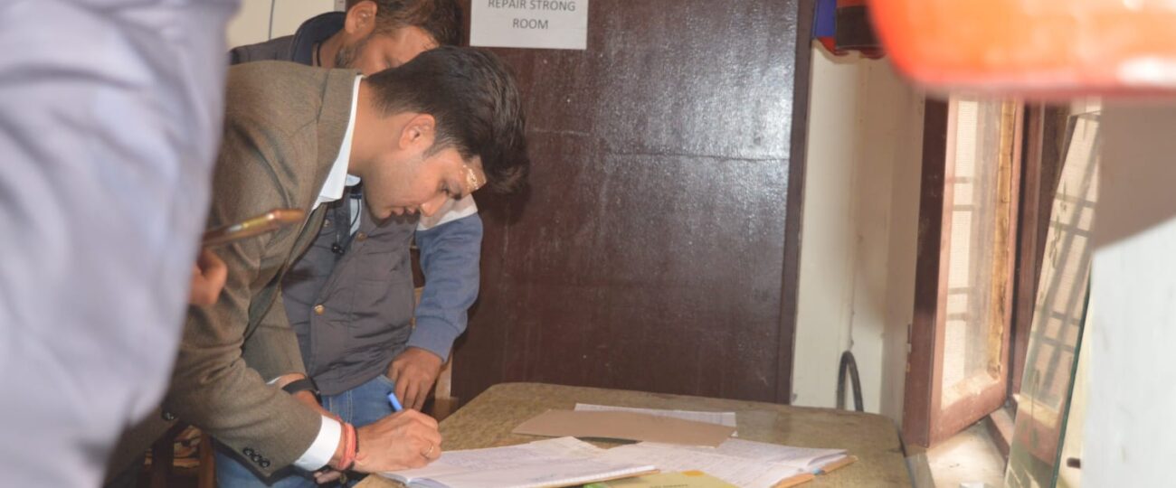 जिलाधिकारी प्रतीक जैन ने किया ईवीएम एवं वीवीपैट वेयरहाउस का त्रैमासिक निरीक्षण