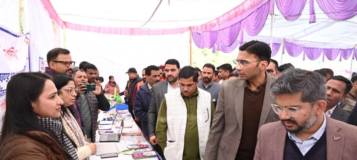 जन-जन की सरकार, जन-जन के द्वार: क्वांसी से ‘प्रशासन गांव की ओर’ अभियान का शुभारंभ