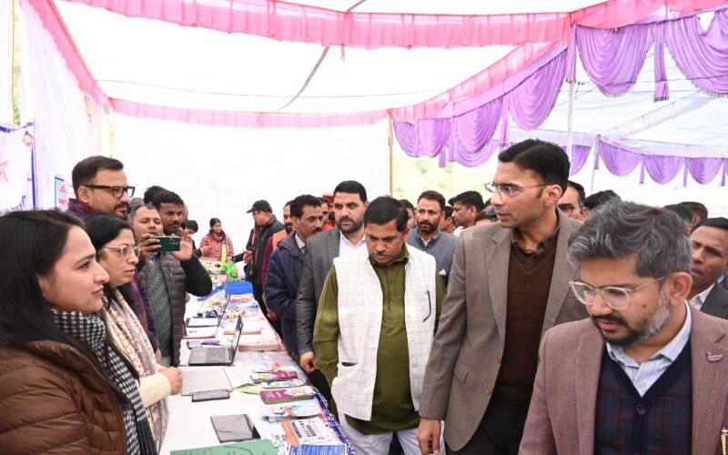 जन-जन की सरकार, जन-जन के द्वार: क्वांसी से ‘प्रशासन गांव की ओर’ अभियान का शुभारंभ