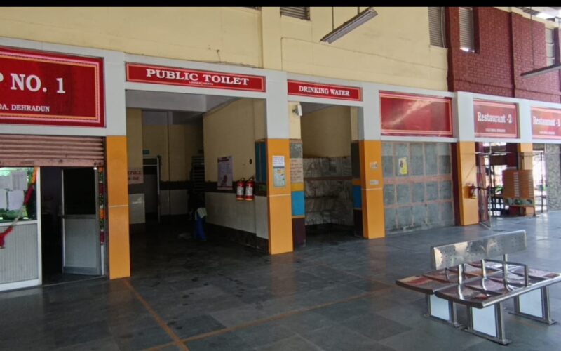 मुख्यमंत्री के औचक निरीक्षण का असर: देहरादून आईएसबीटी में दिखा व्यापक सुधार, यात्रियों ने सराहे बदलाव