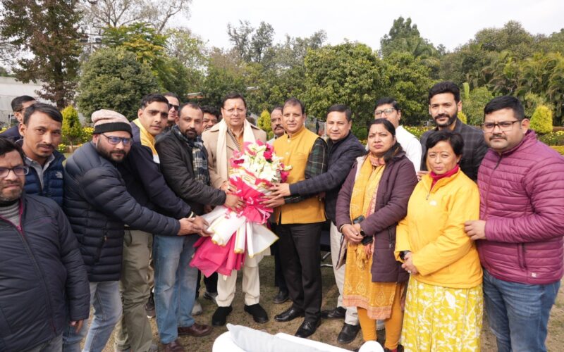 मुख्यमंत्री से प्रेस क्लब की नव निर्वाचित कार्यकारिणी के पदाधिकारियों ने की शिष्टाचार भेंट