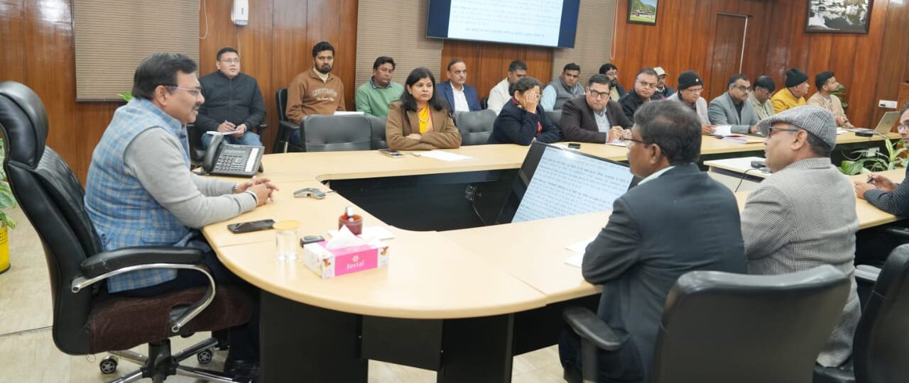 मुख्य सचिव ने समिति द्वारा विभिन्न प्रस्तावों को संस्तुति प्रदान की