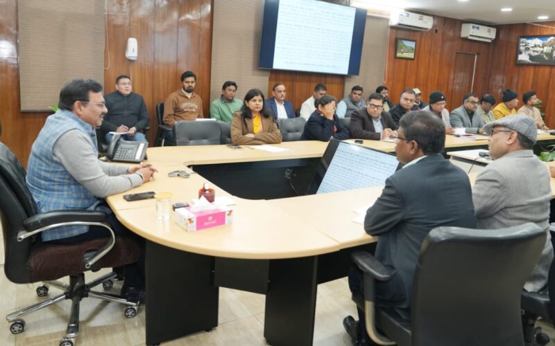 मुख्य सचिव ने समिति द्वारा विभिन्न प्रस्तावों को संस्तुति प्रदान की