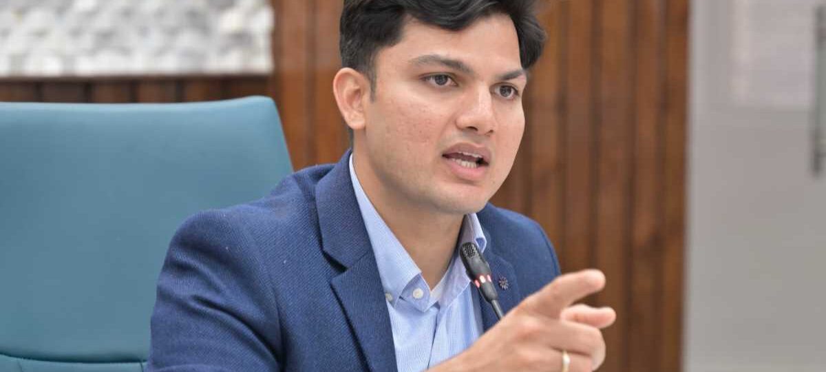 जिलाधिकारी ने गणतंत्र दिवस मनाए जाने को लेकर अधिकारियों को सौंपी जिम्मेदारी