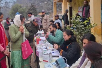 मुख्यमंत्री पुष्कर सिंह धामी ने आज मुख्यमंत्री आवास में फिल्म “जलमभूमि” के पोस्टर का विधिवत विमोचन किया