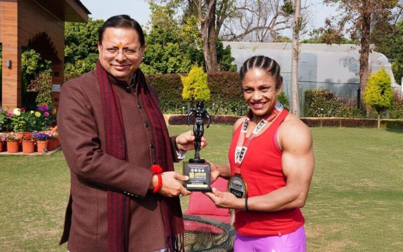 मुख्यमंत्री धामी ने बॉडी बिल्डर प्रतिभा थपलियाल को किया सम्मानित…
