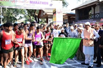 देहरादून में 5 किमी दौड़ को मुख्यमंत्री ने दिखाई हरी झंडी, सड़क सुरक्षा और पर्यावरण संरक्षण का दिया संदेश…