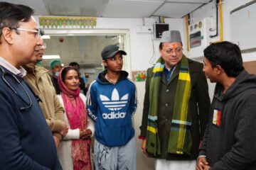 देर सांय दून मेडिकल कॉलेज पहुंचे मुख्यमंत्री, व्यवस्थाओं का लिया जायजा…