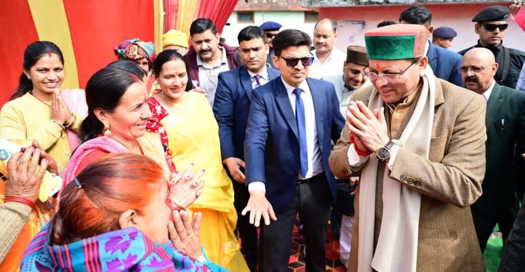 चिन्यालीसौड़ में मुख्यमंत्री ने विवाह समारोह में पहुंचकर दिया आशीर्वाद…