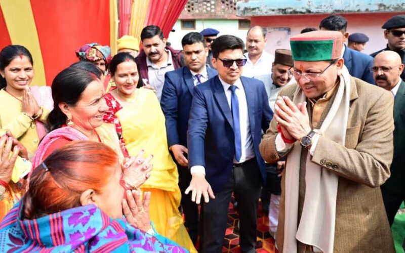 चिन्यालीसौड़ में मुख्यमंत्री ने विवाह समारोह में पहुंचकर दिया आशीर्वाद…