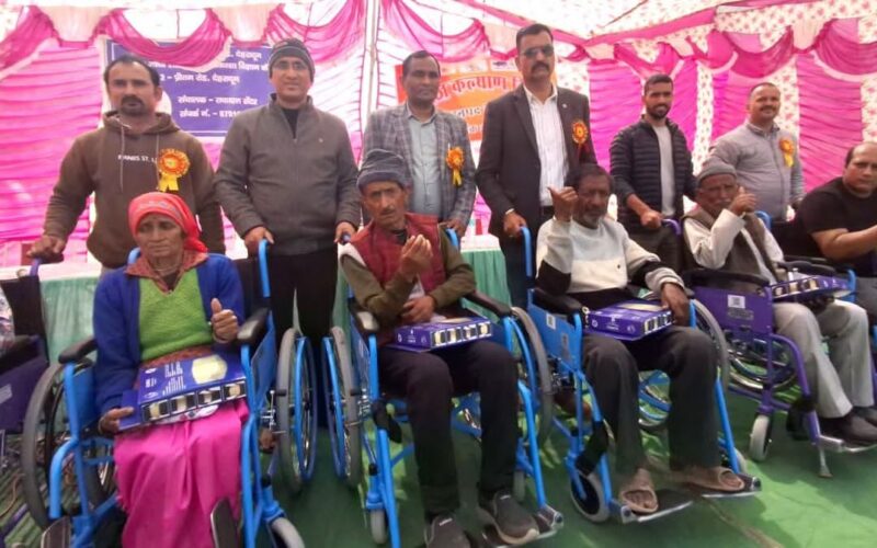 डीएम सविन बंसल के निर्देशन में 9 शिविरों में 3,447 दिव्यांग व वरिष्ठजनों को निःशुल्क सहायक उपकरण वितरित…