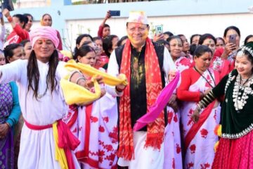 नगला तराई स्थित निजी आवास पर पारंपरिक उल्लास के साथ मना होली पर्व…