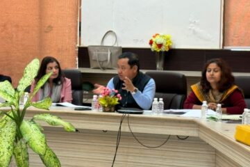 प्रत्येक जनपद पलायन रोकने एवं स्वरोजगार को बढ़ावा देने हेतु वृहद रणनीति तैयार करे – धीराज गर्ब्याल