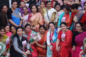 साड़ी गौरव मैराथन का आयोजन, महिलाओं ने परंपरा और फिटनेस का दिया संदेश…