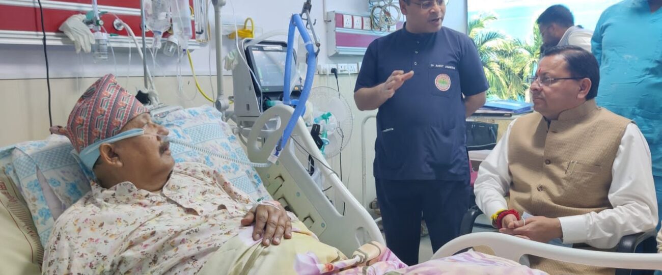 एम्स ऋषिकेश में सतपाल महाराज का हालचाल जानने पहुंचे मुख्यमंत्री धामी…