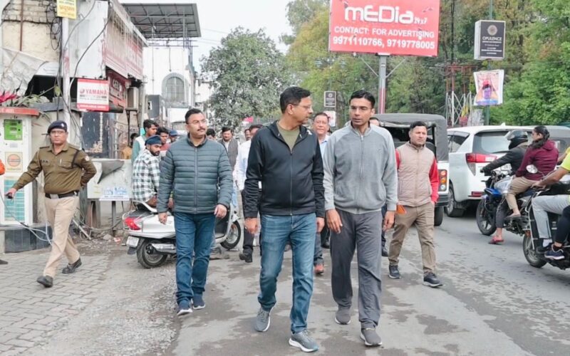 रोड कटिंग के बाद सड़कों की गुणवत्ता पर सख्ती, सचिव लोनिवि ने किया देहरादून में निरीक्षण…