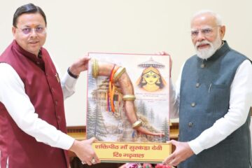 प्रधानमंत्री मोदी से मिले सीएम धामी, उत्तराखंड आने का दिया निमंत्रण…