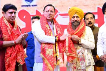 मुख्यमंत्री धामी ने काशीपुर के मां बाल सुंदरी मंदिर में की पूजा…